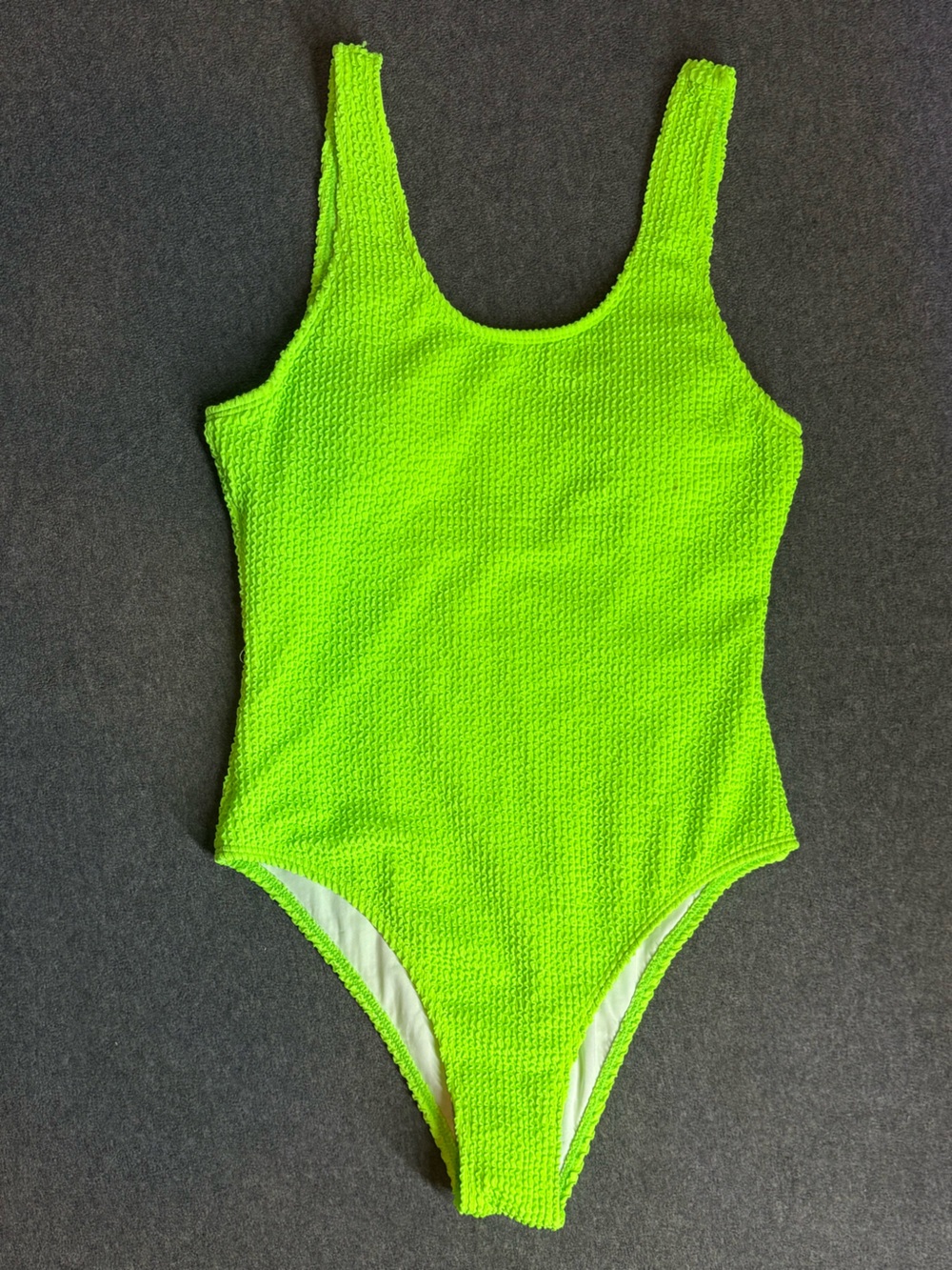 🆕 Women’s Neon Lime Textured One-Piece Swimsuit Size M